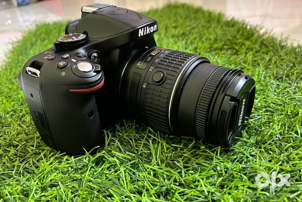 Nikon - D5200, rotate screen with 18-55 VR, AF-s camera leans, fresh