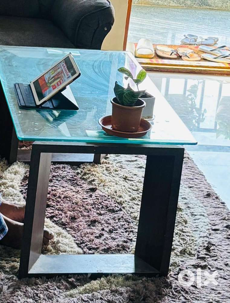 Tea/Coffee table in excellent condition