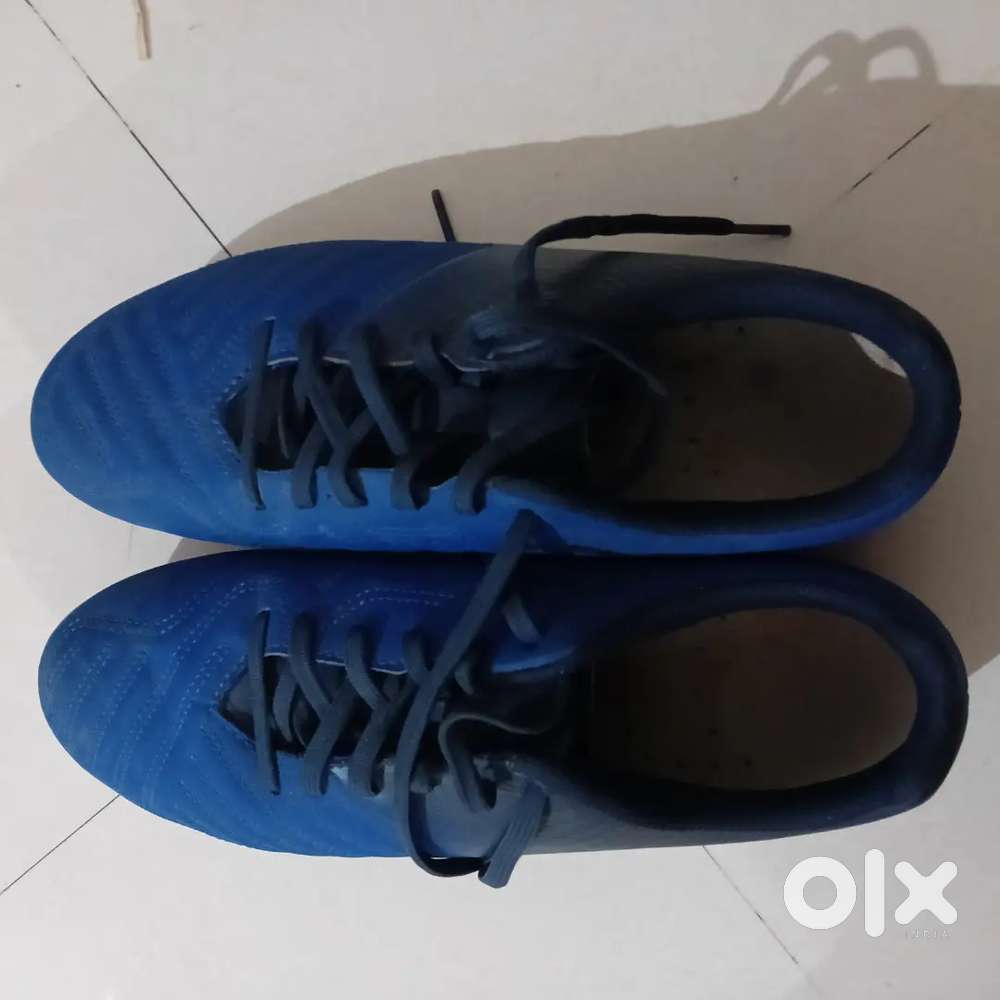 Football shoes
