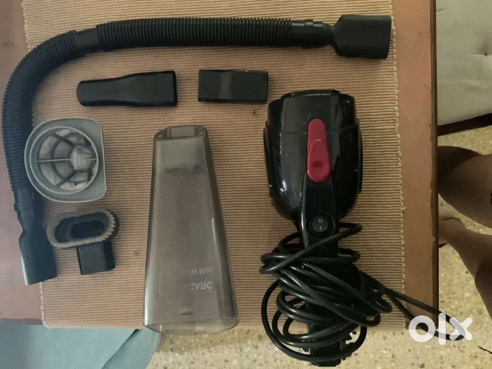 AGARO Regal 800W Vacuum Cleaner with Multipurpose Cleaning Brush