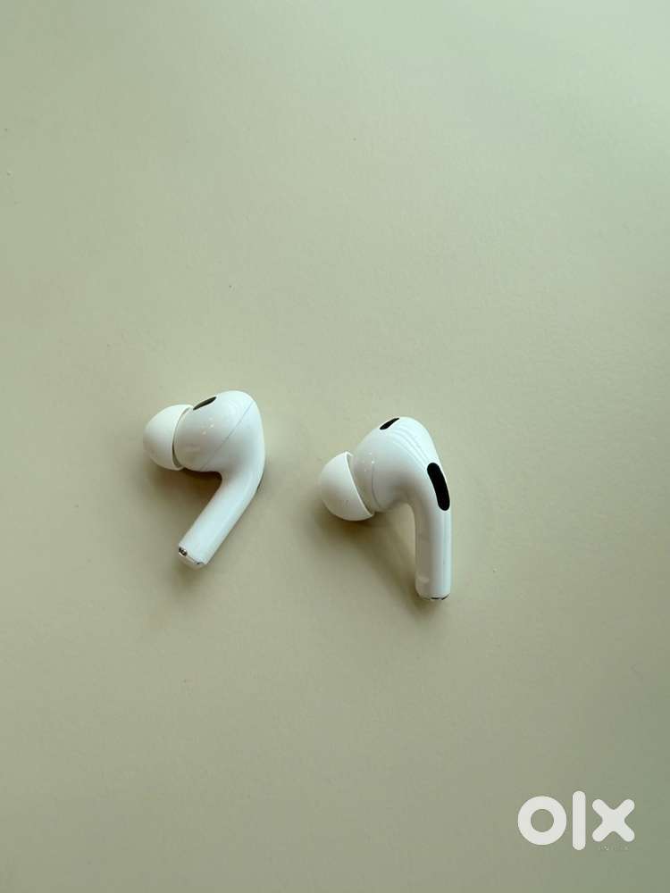 Airpods pro 2 both earbuds