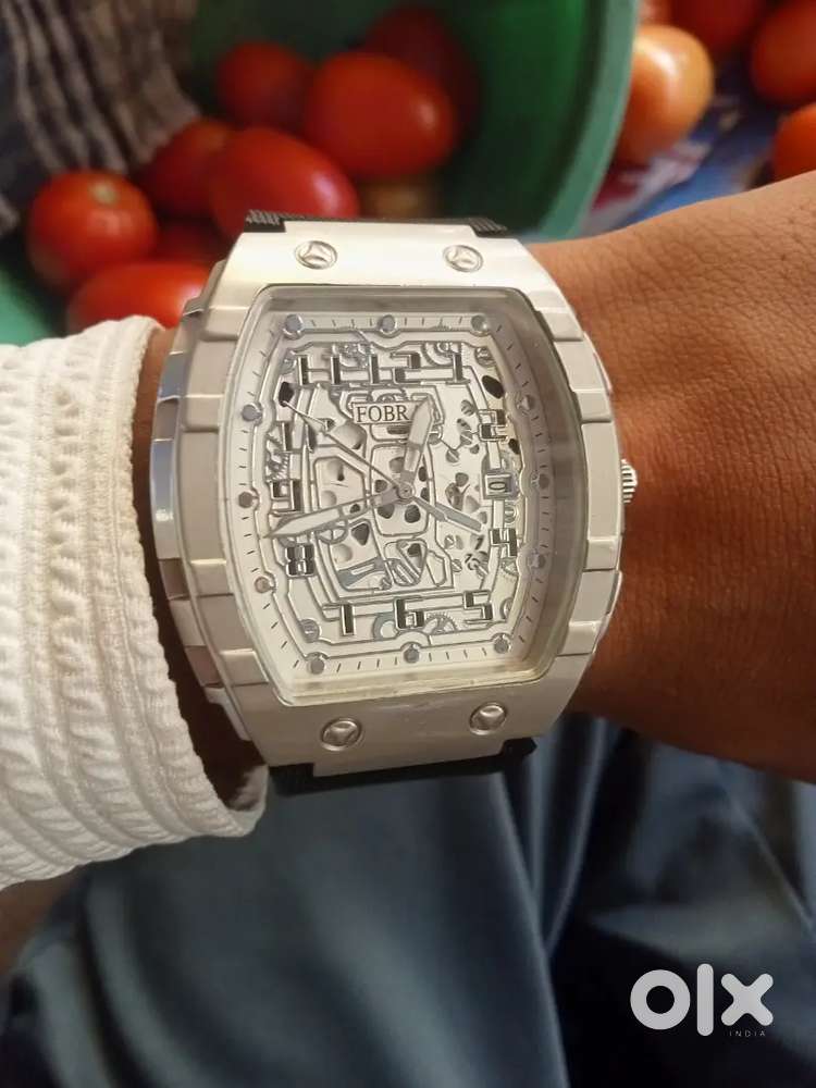 FOBR Branded Stylish Men's Watch  Luxury Look  Like New Condition