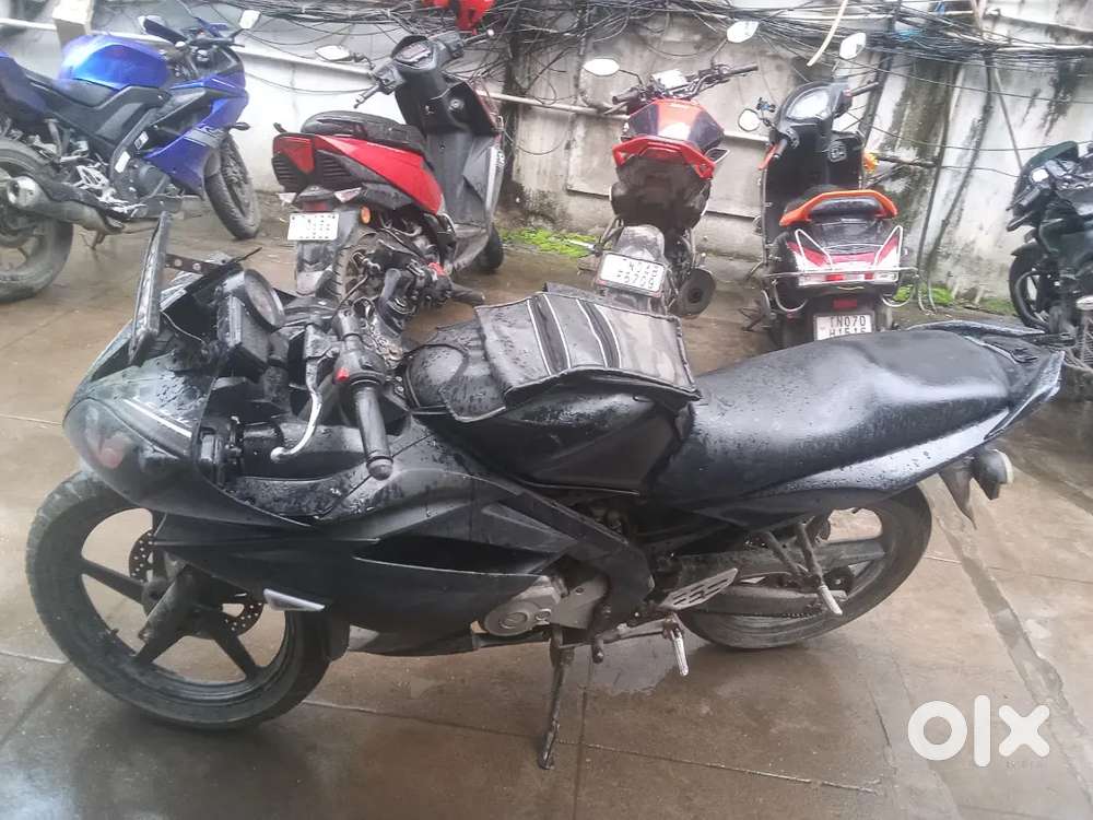 R15 V1 2011 OLD MODEL IN THE R15 SECTOR