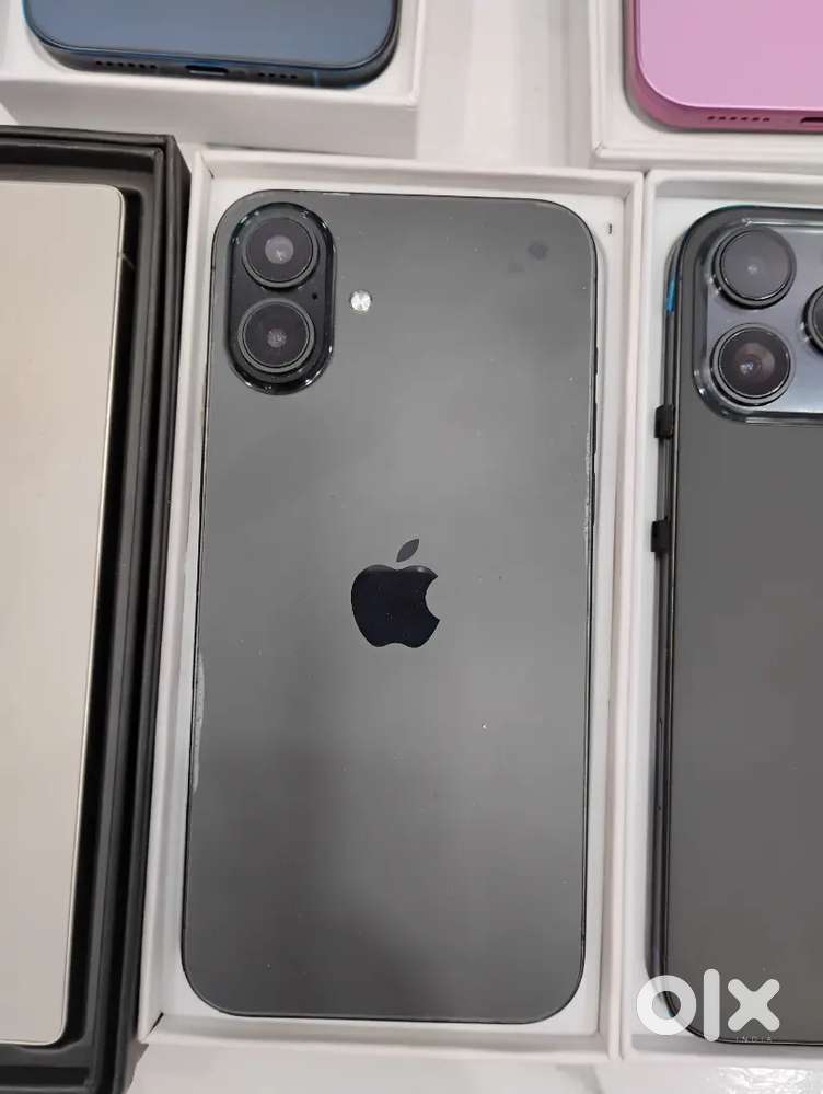 3 month old i phone 14 with warranty battery health 93%