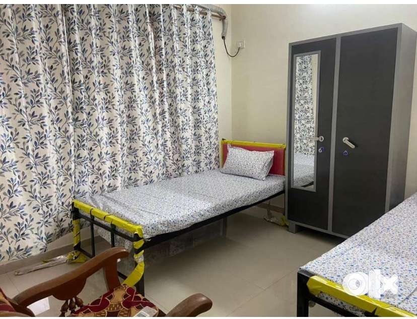 Girls pg without brokrage sect 20 with a/c