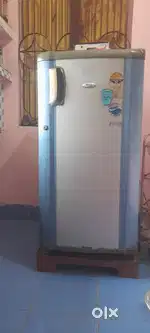 Selling a Whirlpool single door refrigerator - Good working condition