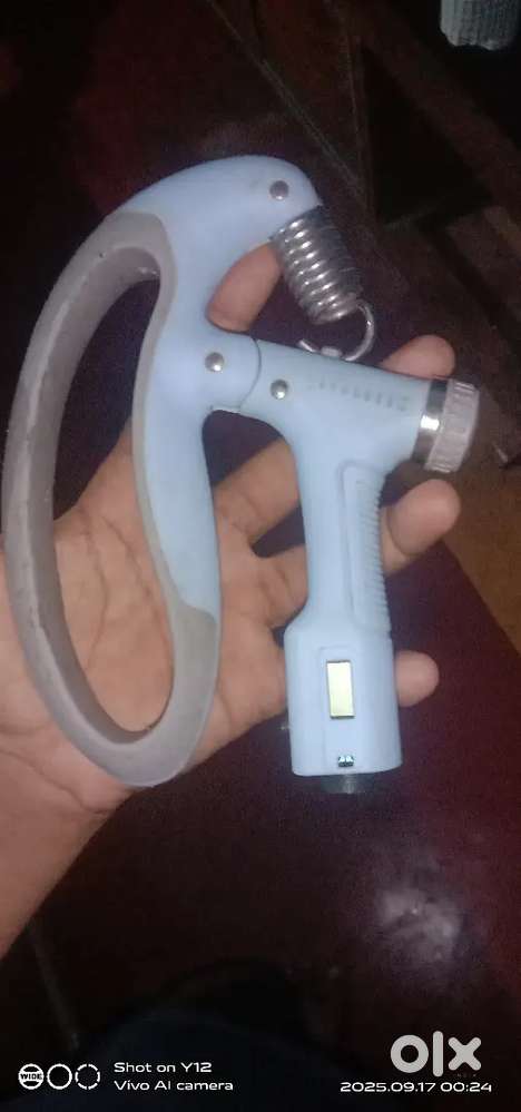 Hand gripper