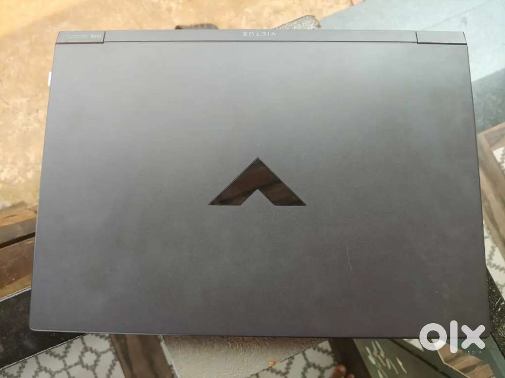 Hp victus Amd Ryzen 5,(8 gb/512gb SSD),amd graphics,