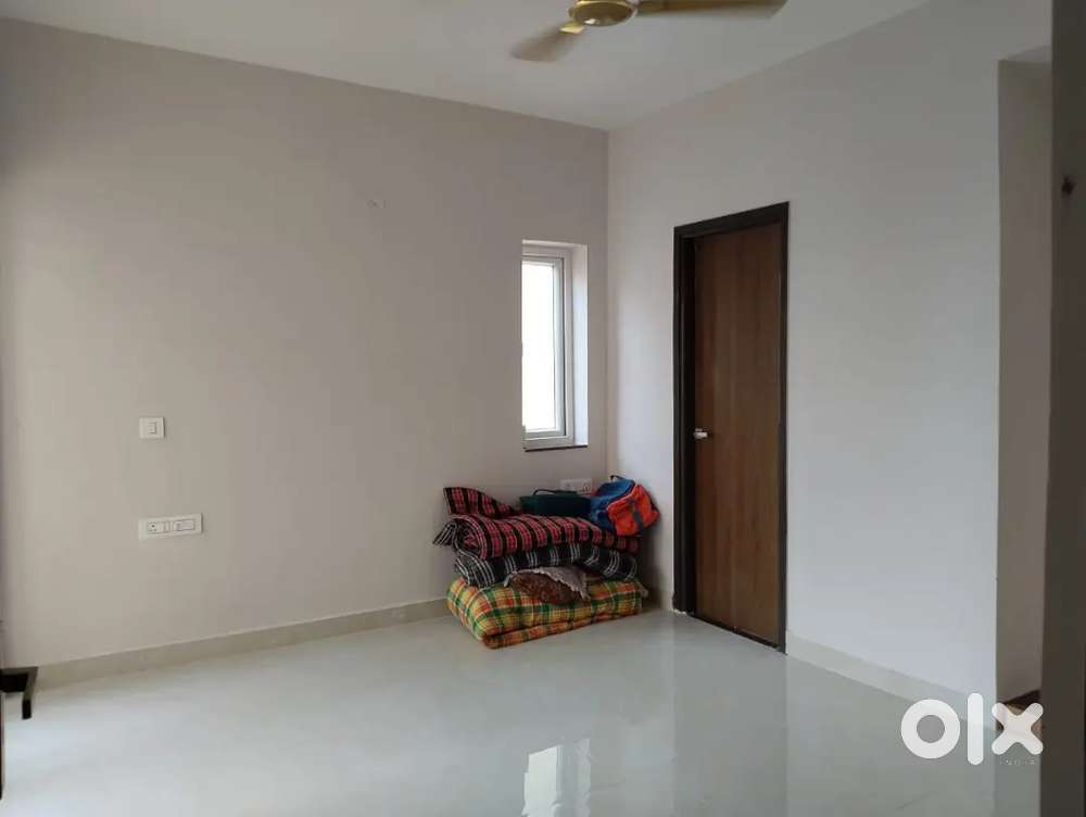 Fully independent tiles floor new 2bhk flat at kachi Nagar near Bus st