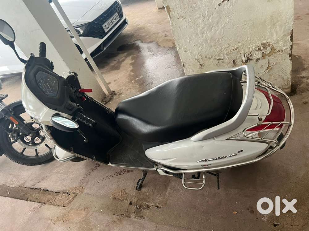 sale 2 owner activa complete  condition