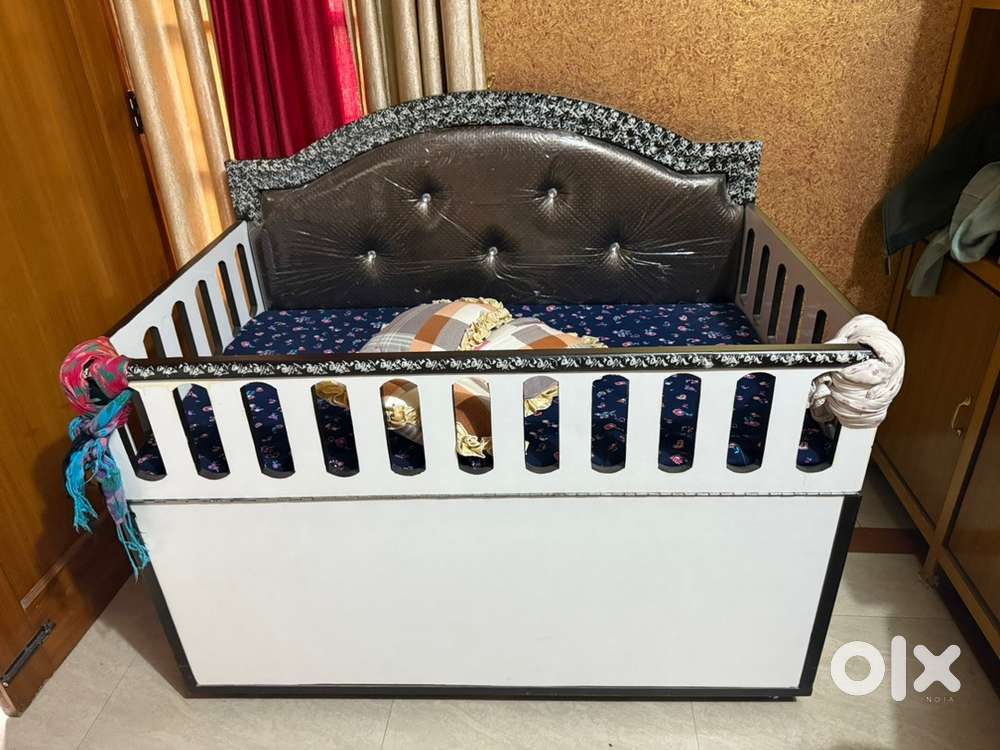 Baby cot or bed 0-6