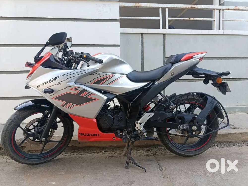 SUZUKI GIXXER SF