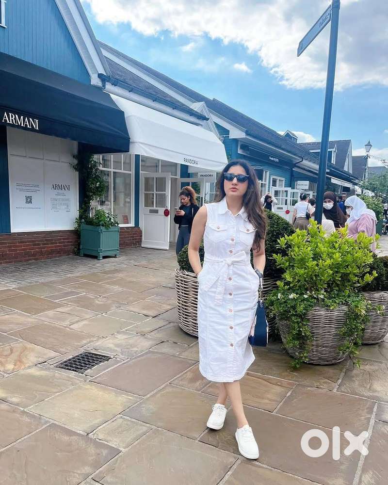 Female assistant required urgent