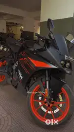 Single Hand Chali hui Bike h