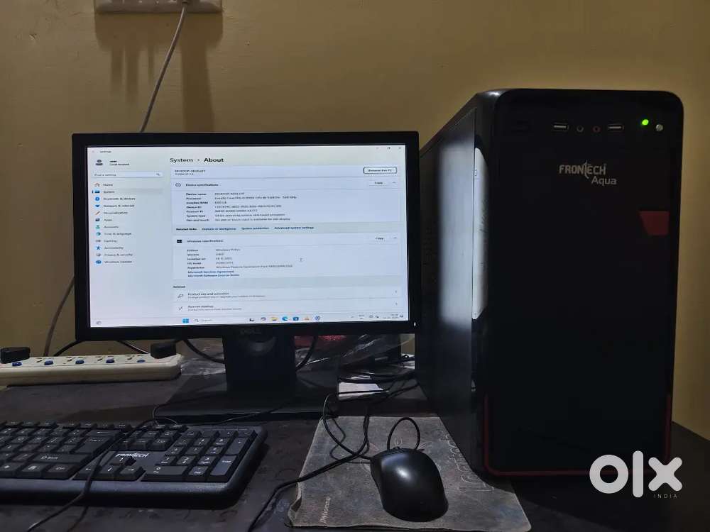 Desktop Dell monitor I3 9th generation good condition