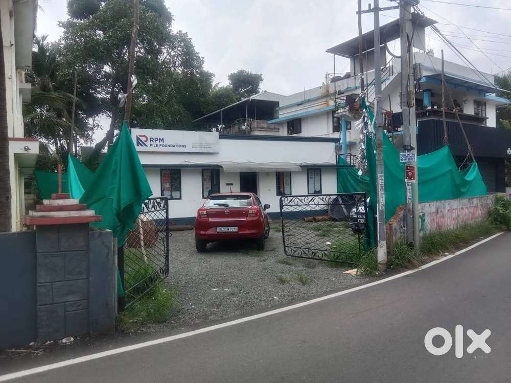 13.5 Cent Commercial & Residential plot in Vytila, Ernakulam