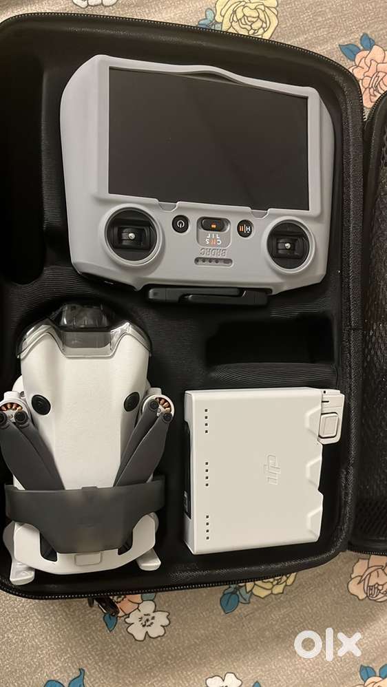 Selling Mini 4 Pro DJI (Negotiable price)