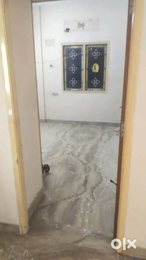 2 bhk for family and bachelor