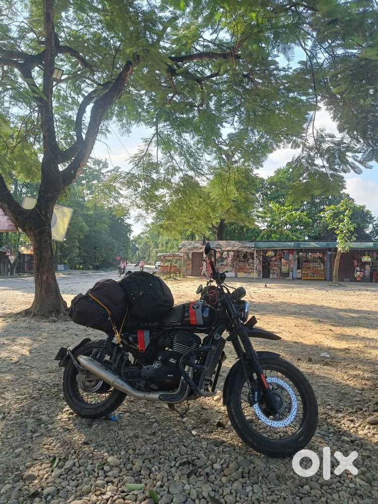 Yezdi Scrambler top model, 1 year old