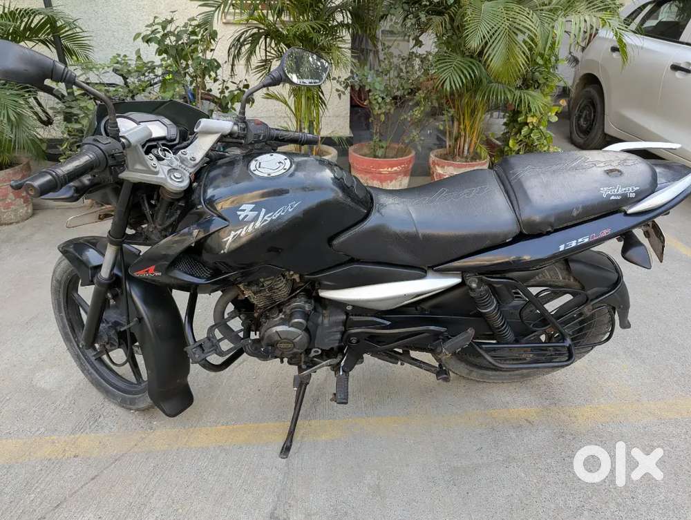 Only 14000 km Pulsar 135LS