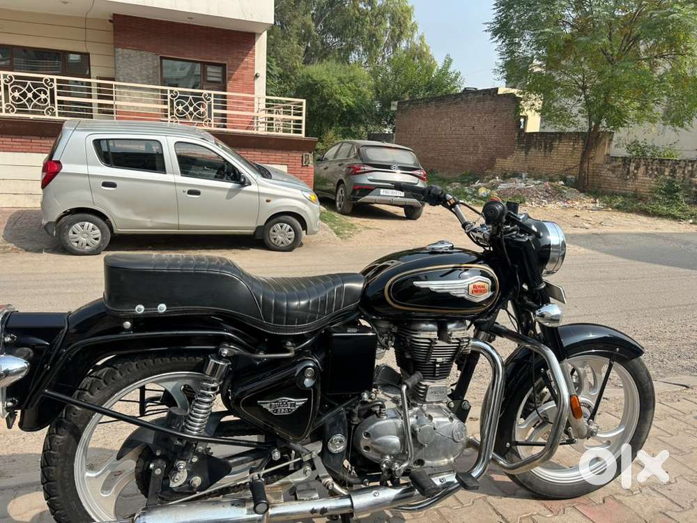 Bs4 standard bullet 350 in showroom condition , feels like new