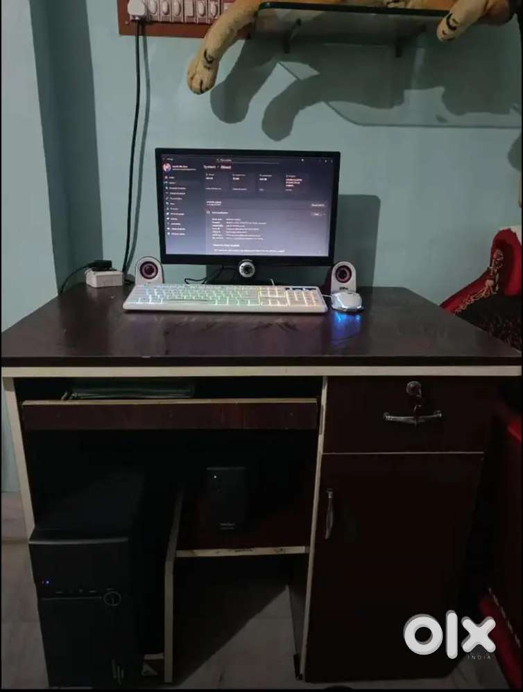 Desktop for sale