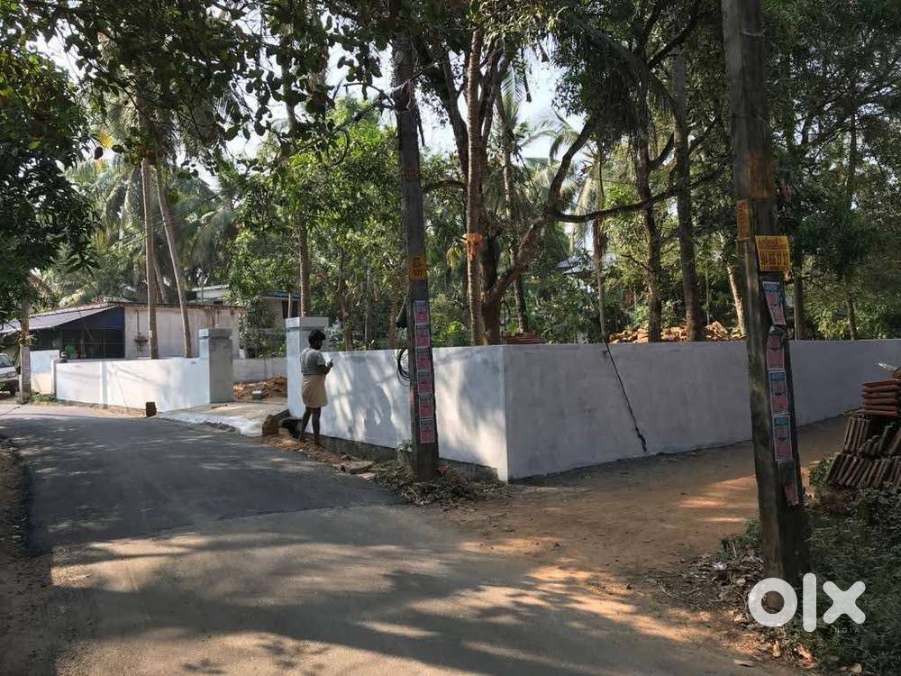 Fenced plot / land and Office room for rent