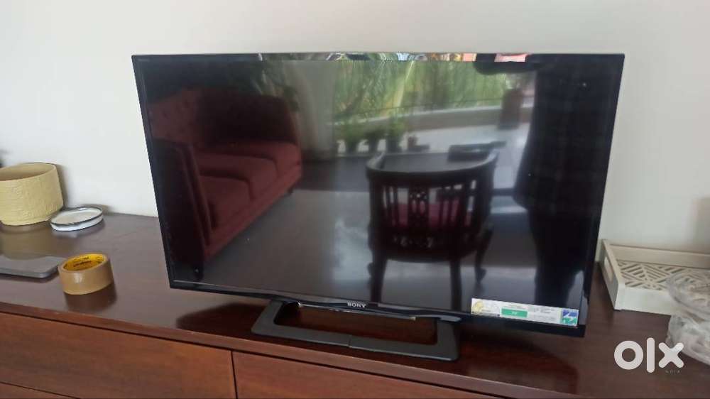 SONY  .  32 inch LED Tv, model : july 2018