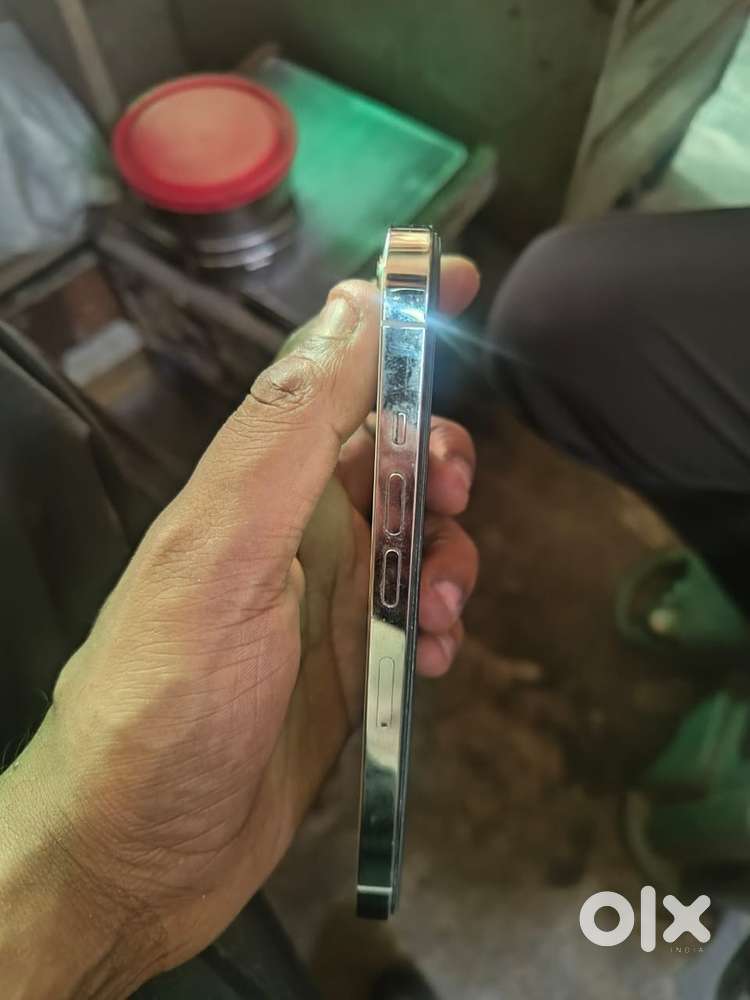 i phone 13 pro 2022 model 128 gb jaldi contact kre paise ki need hai