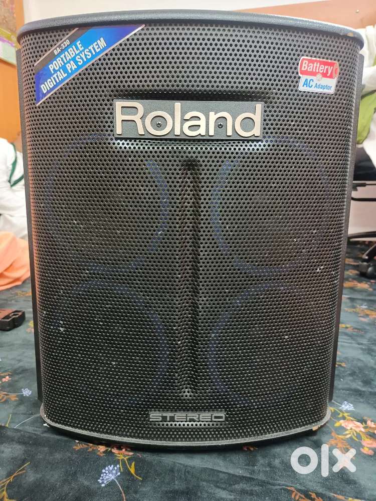 BA 330Roland stereo portable amplifier