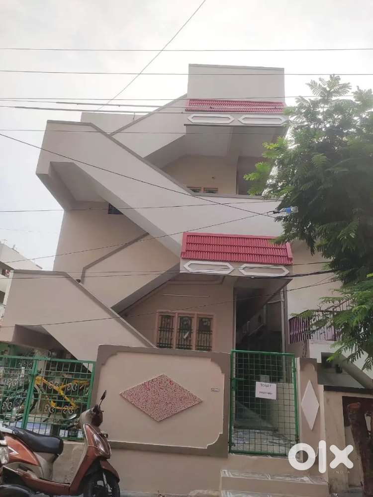 2bhk House is available for rent near Korlagunta Maruthi,Sri Chaitanya