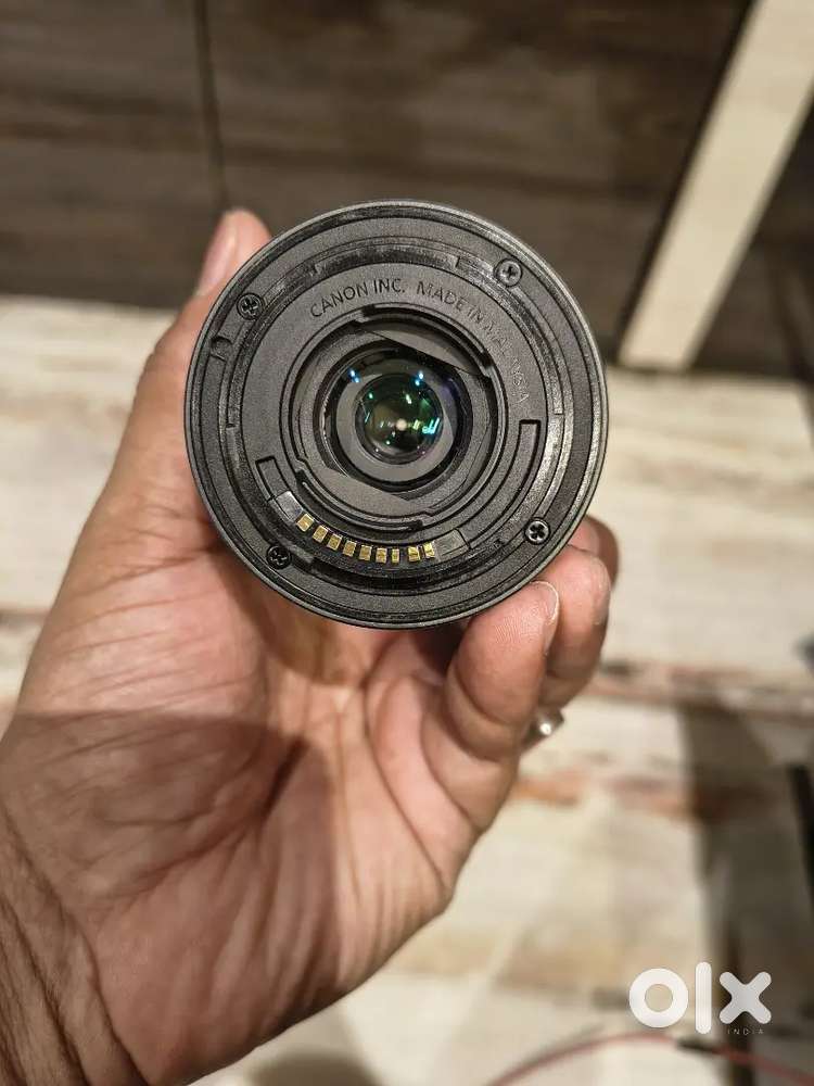 Canon EF-M 18-150mm f/3.5-6.3 is STM Lens (Graphite)