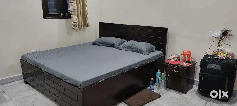 Furnished, independent, owner free room sharing non sharing basis.