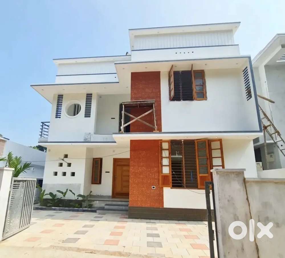 NEW 3BHK HOUSE KAZHAKKOOTTAM CHANDAVILA 67LAK