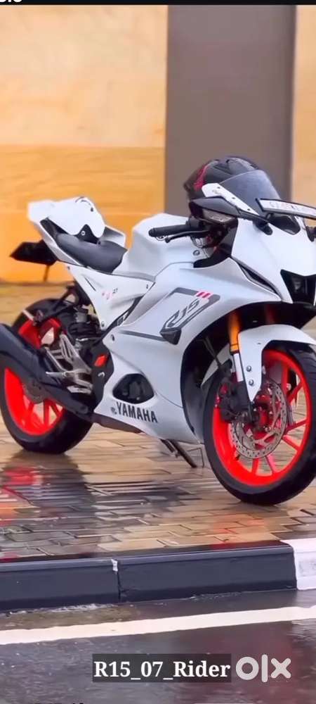 yamaha bike R15 V4