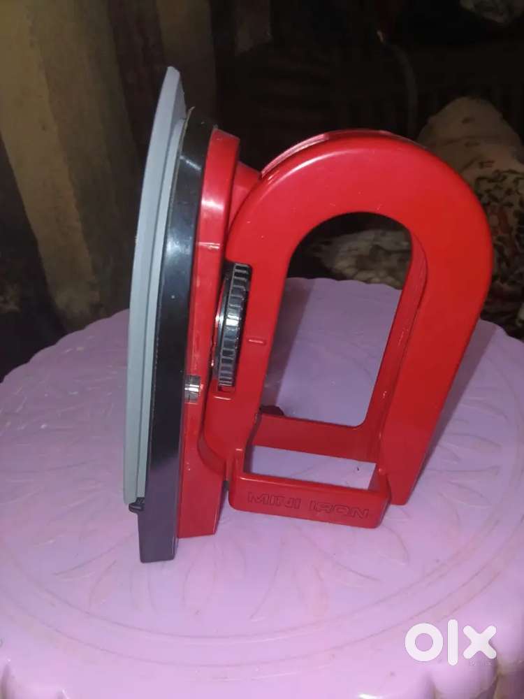 Foldable iron