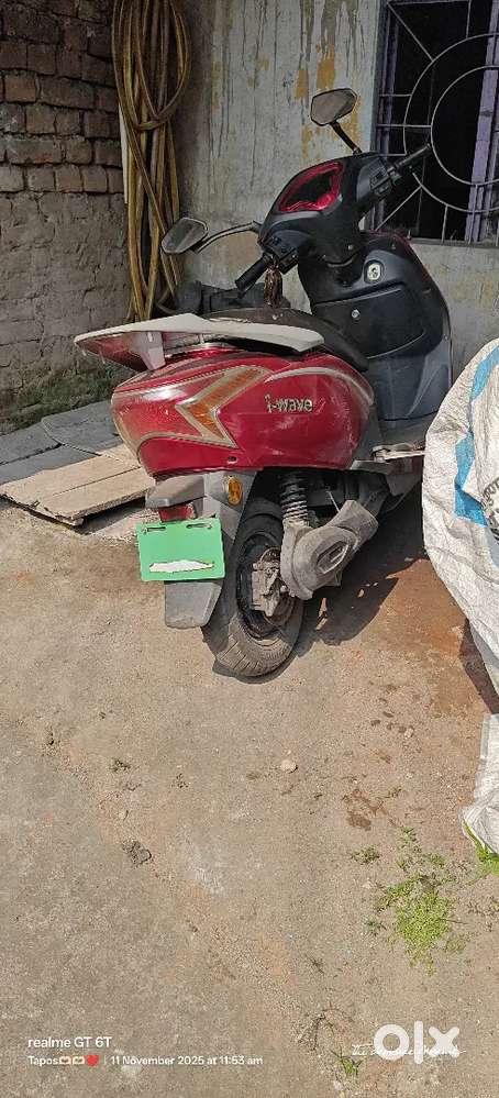 I wave elactric scooty very good condition