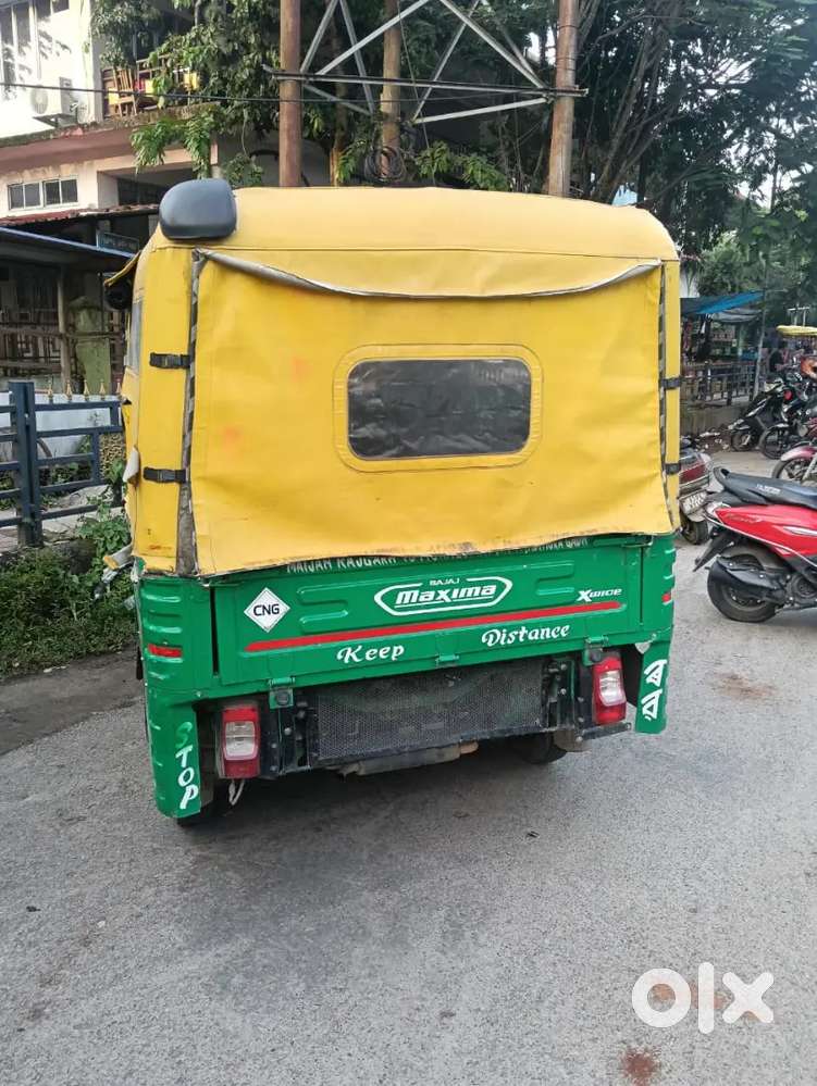 CNG bajaj Maxima