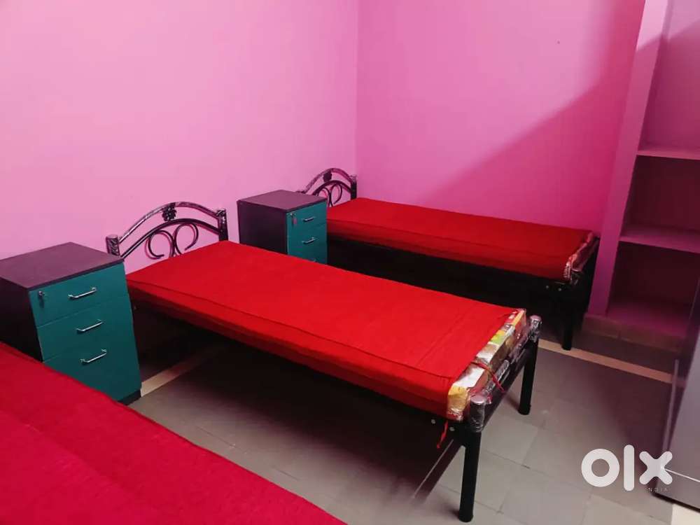PADI SARAVANA STORS NEAR MENS HOSTEL WITH FOOD