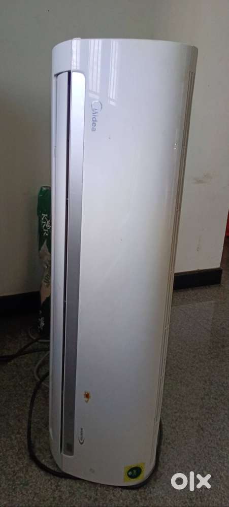 Career Split AC