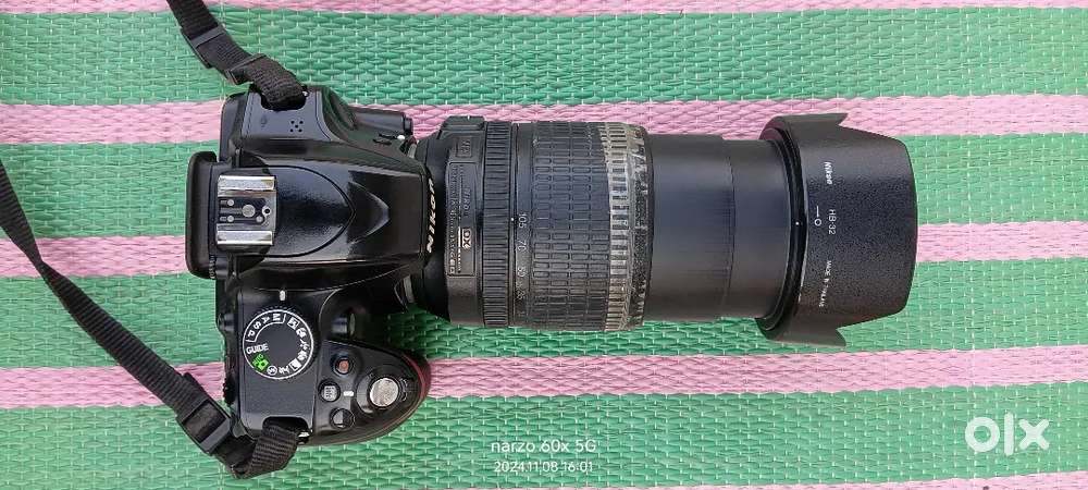 DSLR d 3200 Nikon camera 18x105 lens
