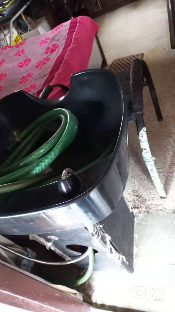 Shampoo Station and Facial Bed for Sale