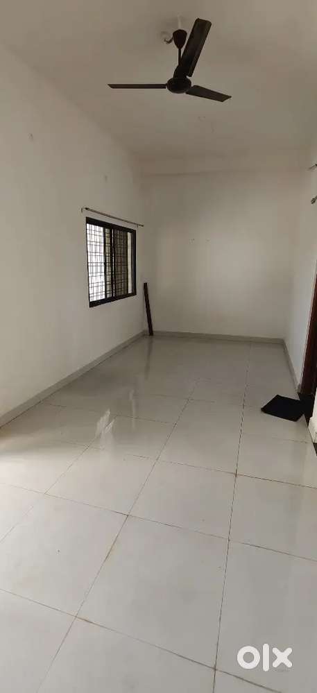 House it have 2 bathrooms