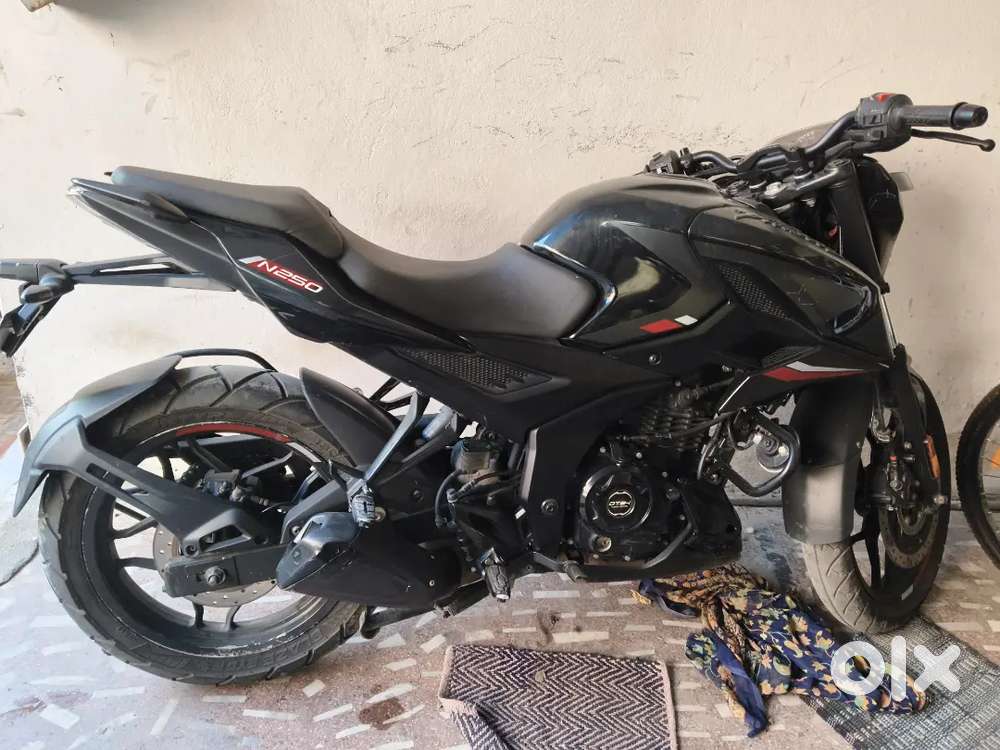 Bajaj Pulsar N250