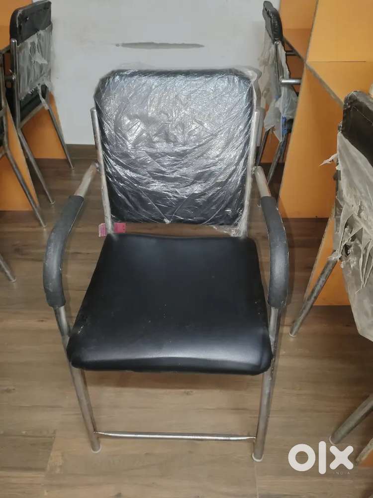 Good condition in chair for study and sitting.