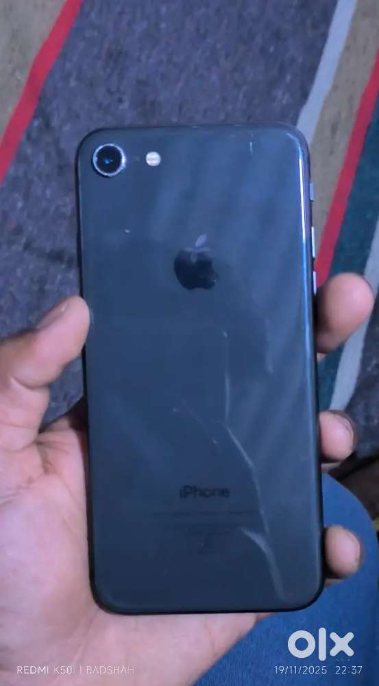 iPhone 8 battery help 100% phone look like new  super condition