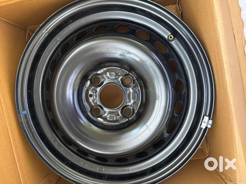 Brand new toyata Glanza wheel Rim (R15)set of 4 with wheel caps