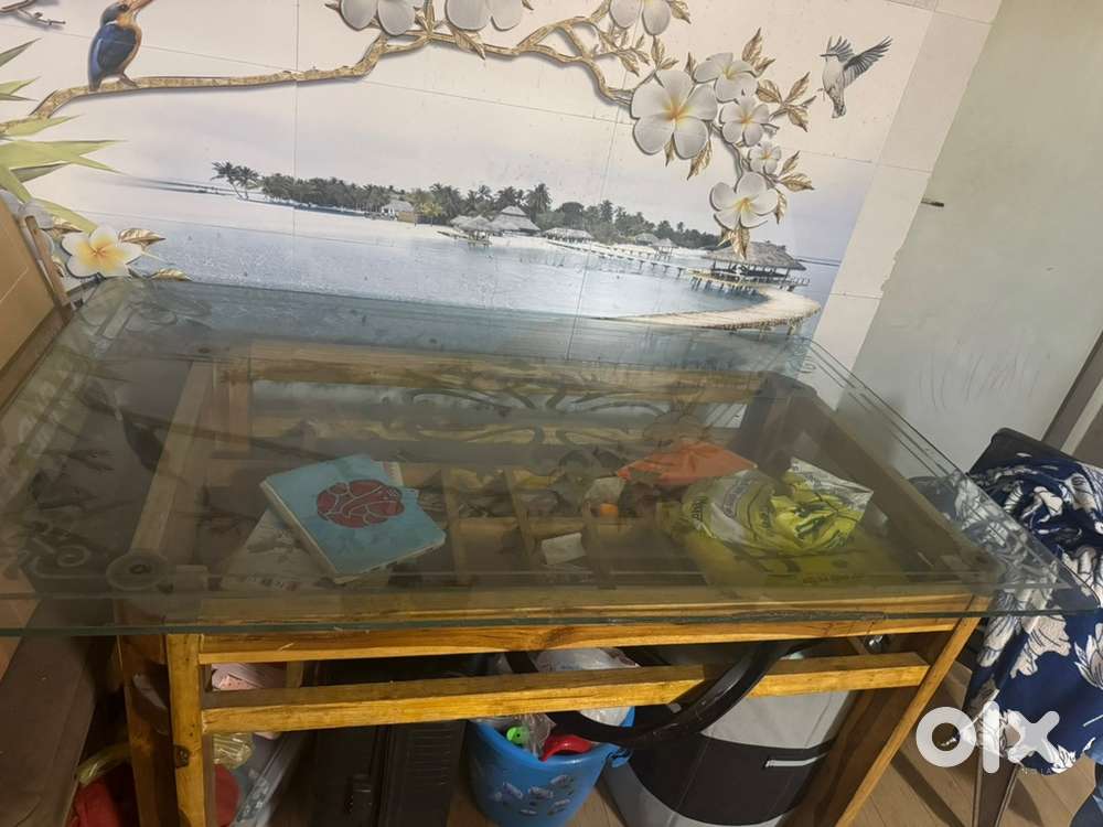 Dining table with 6 chair