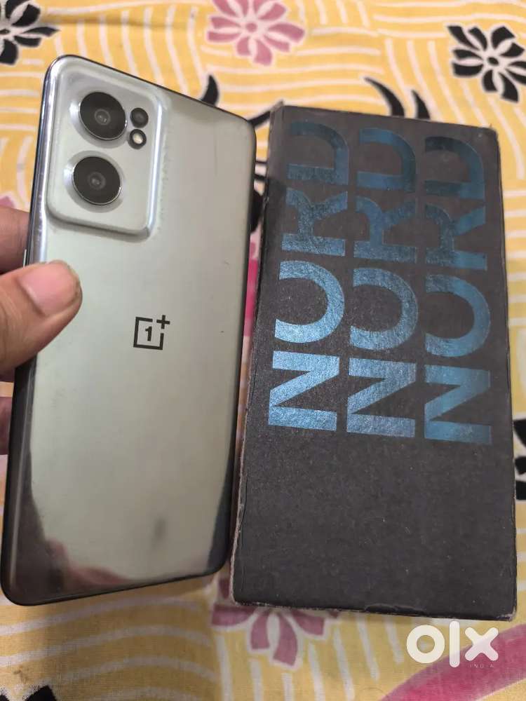One plus nord ce2 5G 8/128 gb in display fingerprint