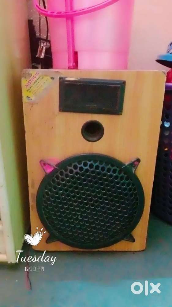 2 speakers